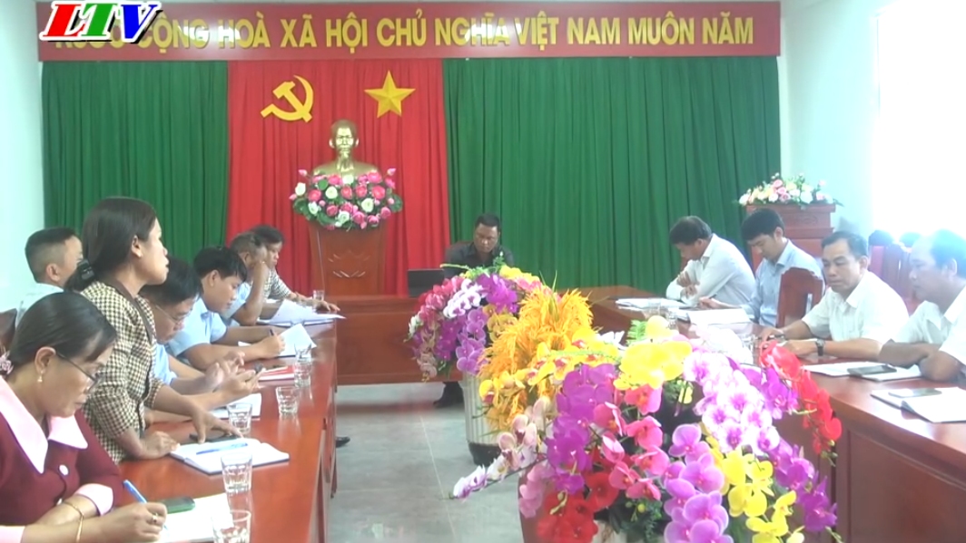 UBND huyện họp khẩn trương tìm các giải pháp chống hạn cứu lúa