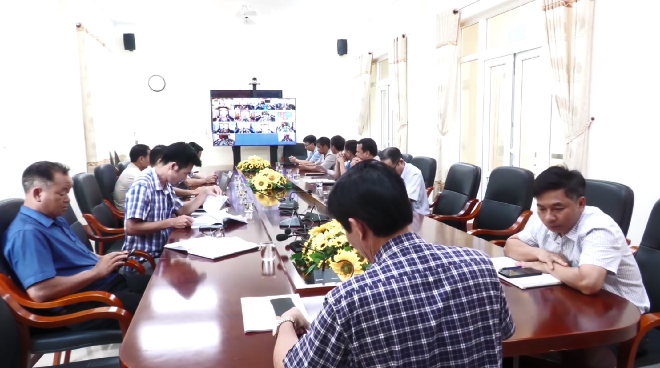 UBND tỉnh họp trực tuyến Chuyên đề về xây dựng cơ bản