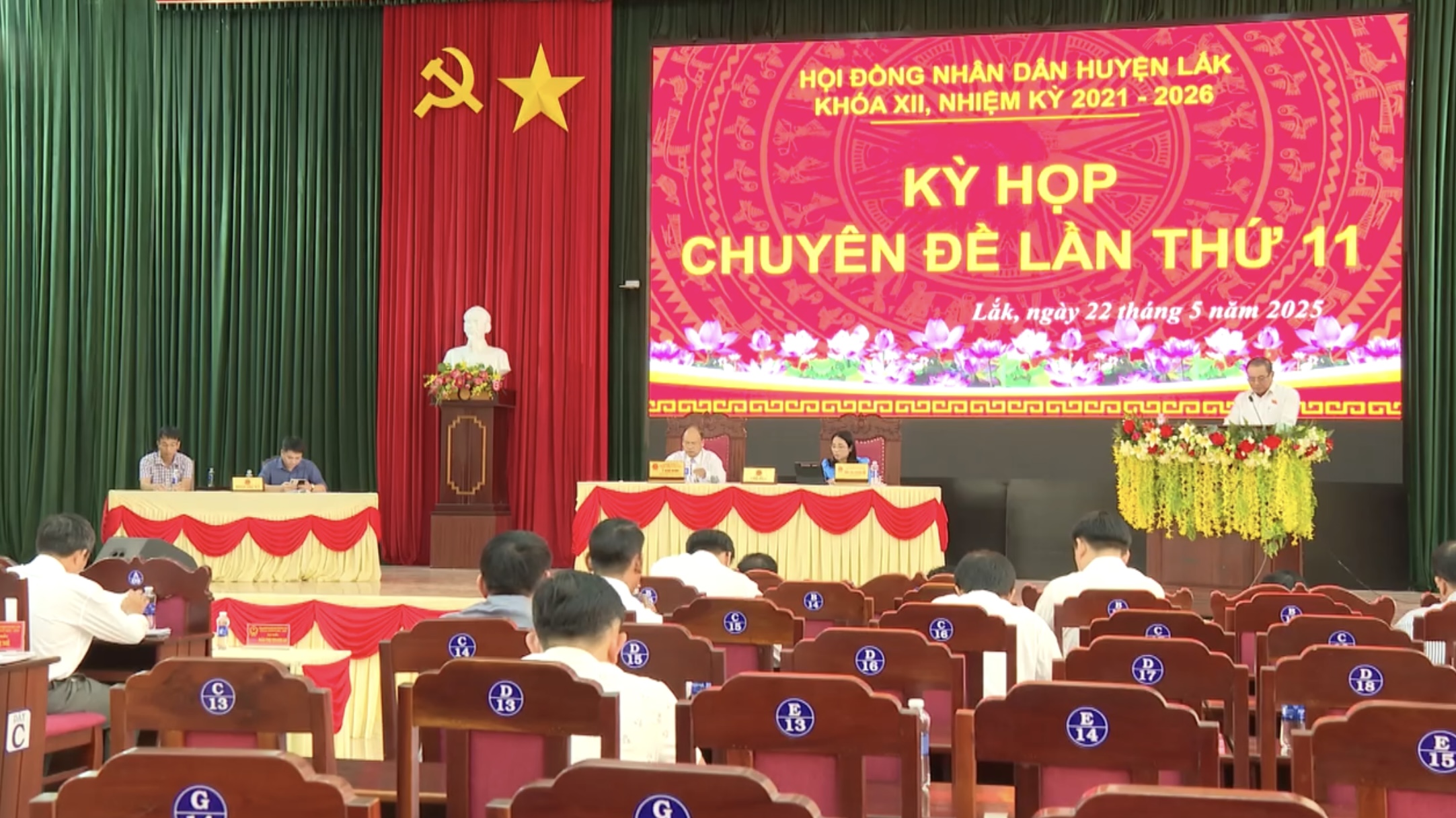 Kỳ họp chuyên đề lần thứ 11 Hội đồng Nhân dân huyện khoá XII