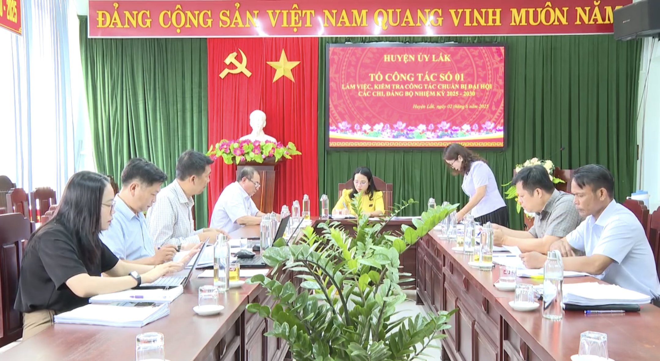 Tổ công tác số 01 của Ban thường vụ Huyện uỷ làm việc, kiểm tra công tác chuẩn bị Đại hội Chi bộ trường THPT Nguyễn Chí Thanh, nhiệm kỳ 2025 – 2030