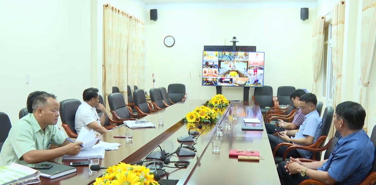 Hội nghị trực tuyến toàn quốc về công tác chuẩn bị kỳ thi tốt nghiệp THPT năm 2025