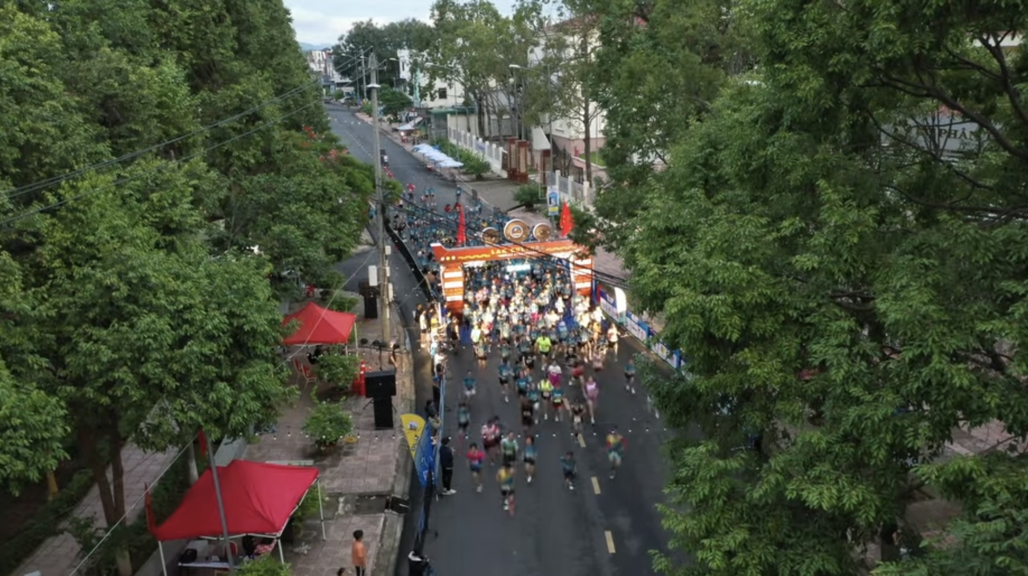 Sôi nổi giải chạy Lắk Culture Half Marathon 2025 – Nhịp chiêng M’nông