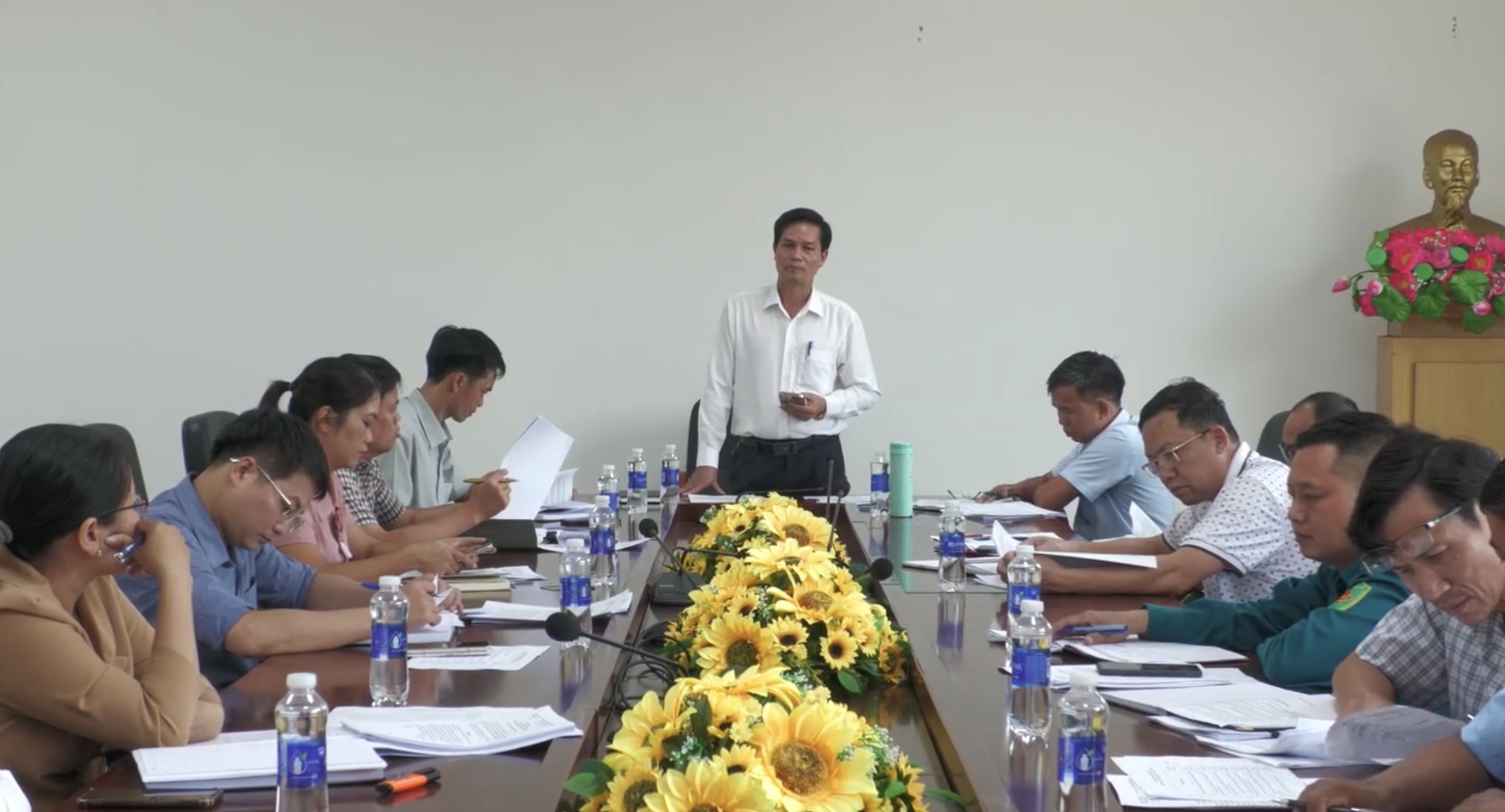 Họp thành viên UBND xã Liên Sơn Lăk tháng 7 năm 2025