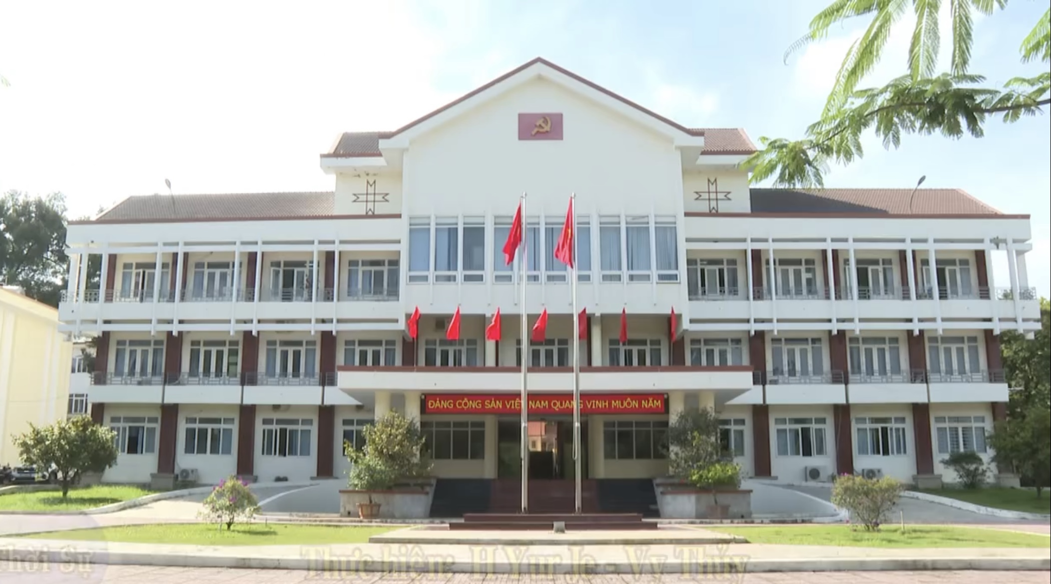 Phát huy vai trò, tinh thần trách nhiệm của cán bộ, công chức, viên chức cấp xã trong hoạt động chính quyền địa phương hai cấp