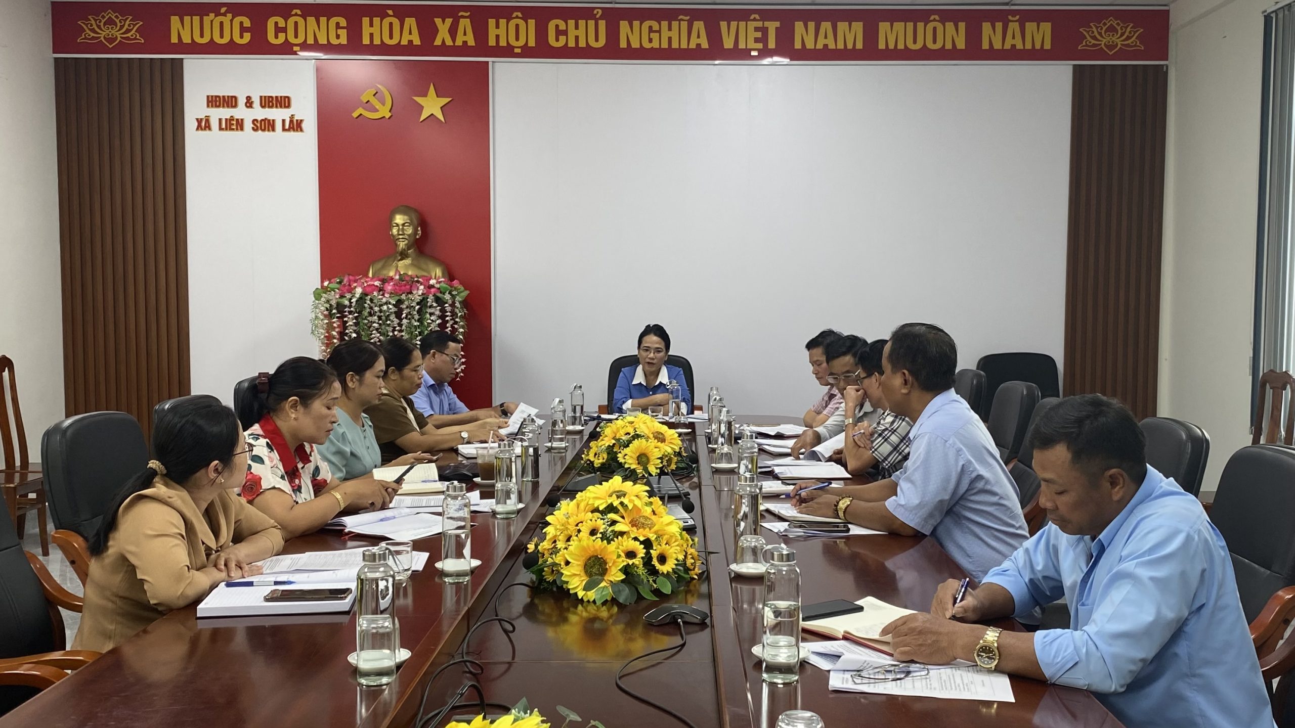 Thường trực HĐND xã Liên Sơn Lắk họp đánh giá kết quả hoạt động tháng 7