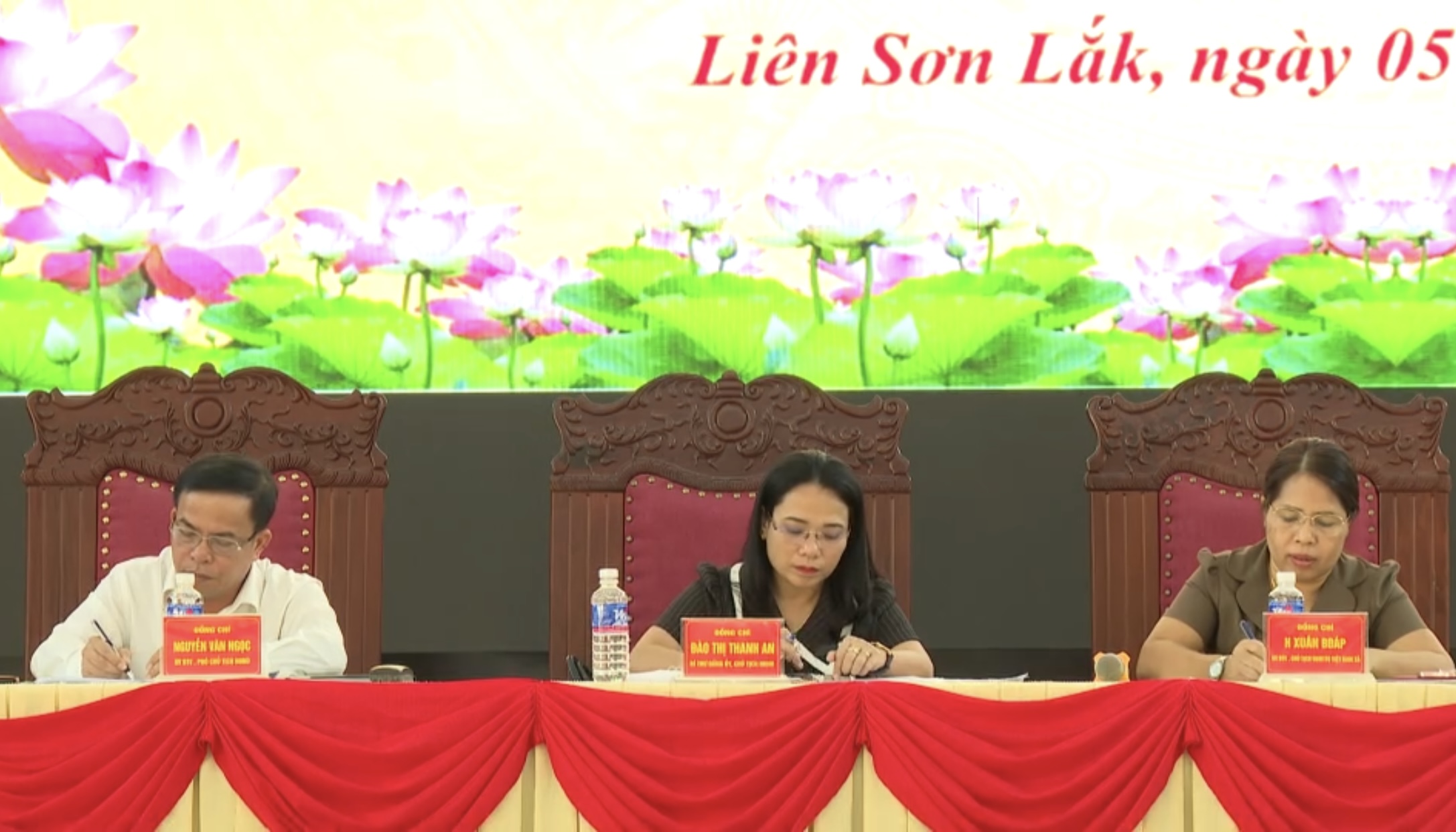 Hội nghị tiếp xúc cử tri sau kỳ họp thứ nhất và trước kỳ họp chuyên đề HĐND xã Liên Sơn Lắk khoá I, nhiệm kỳ 2021 – 2026
