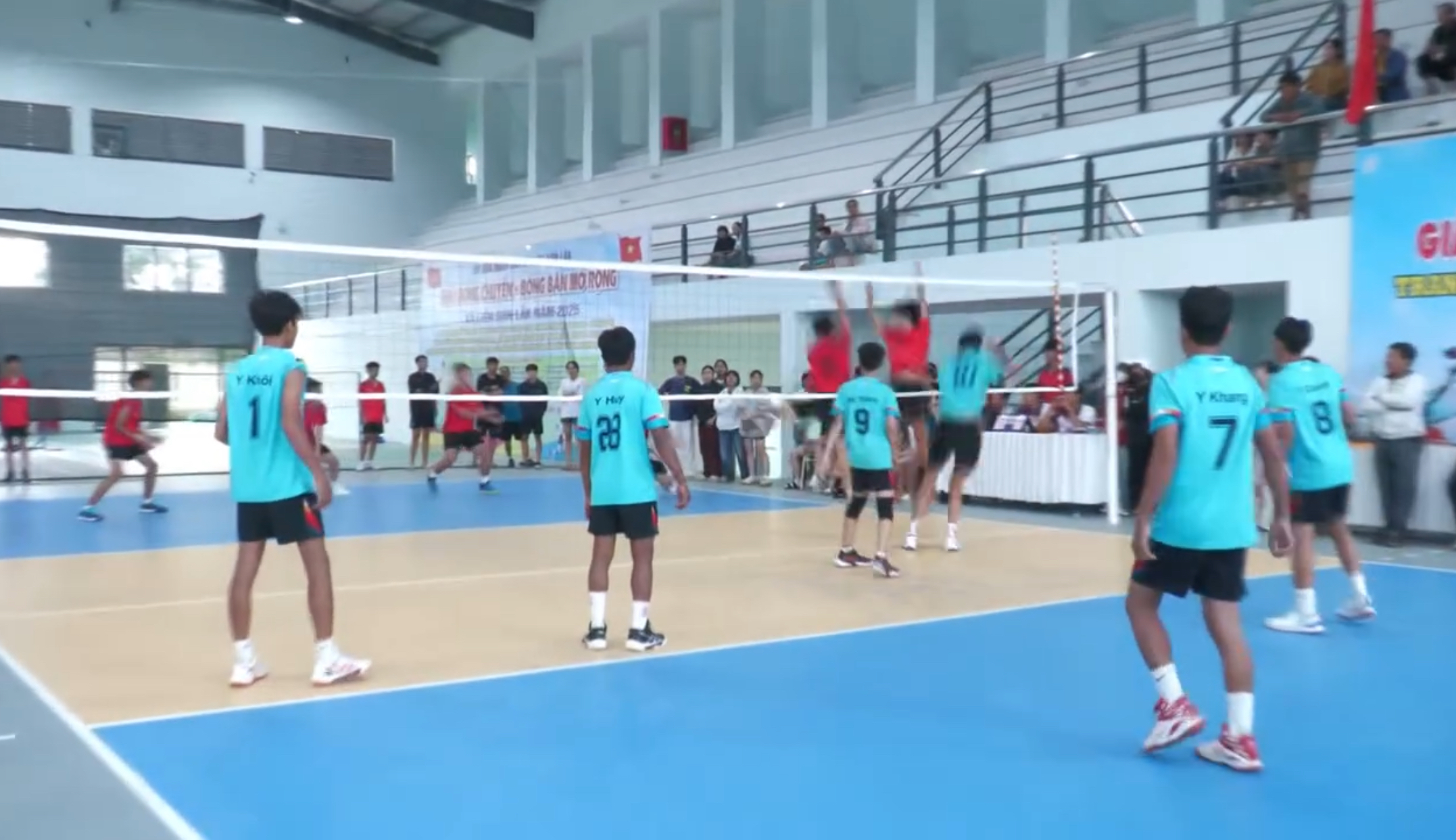 Sôi nổi giải bóng chuyền nam U15 tranh cúp “Xe đạp điện Minh Hoàng” lần thứ I – năm 2025