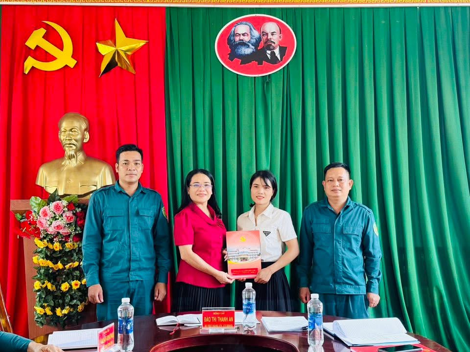 Chi bộ quân sự xã Liên Sơn Lắk tổ chức sinh hoạt thường kỳ tháng 9