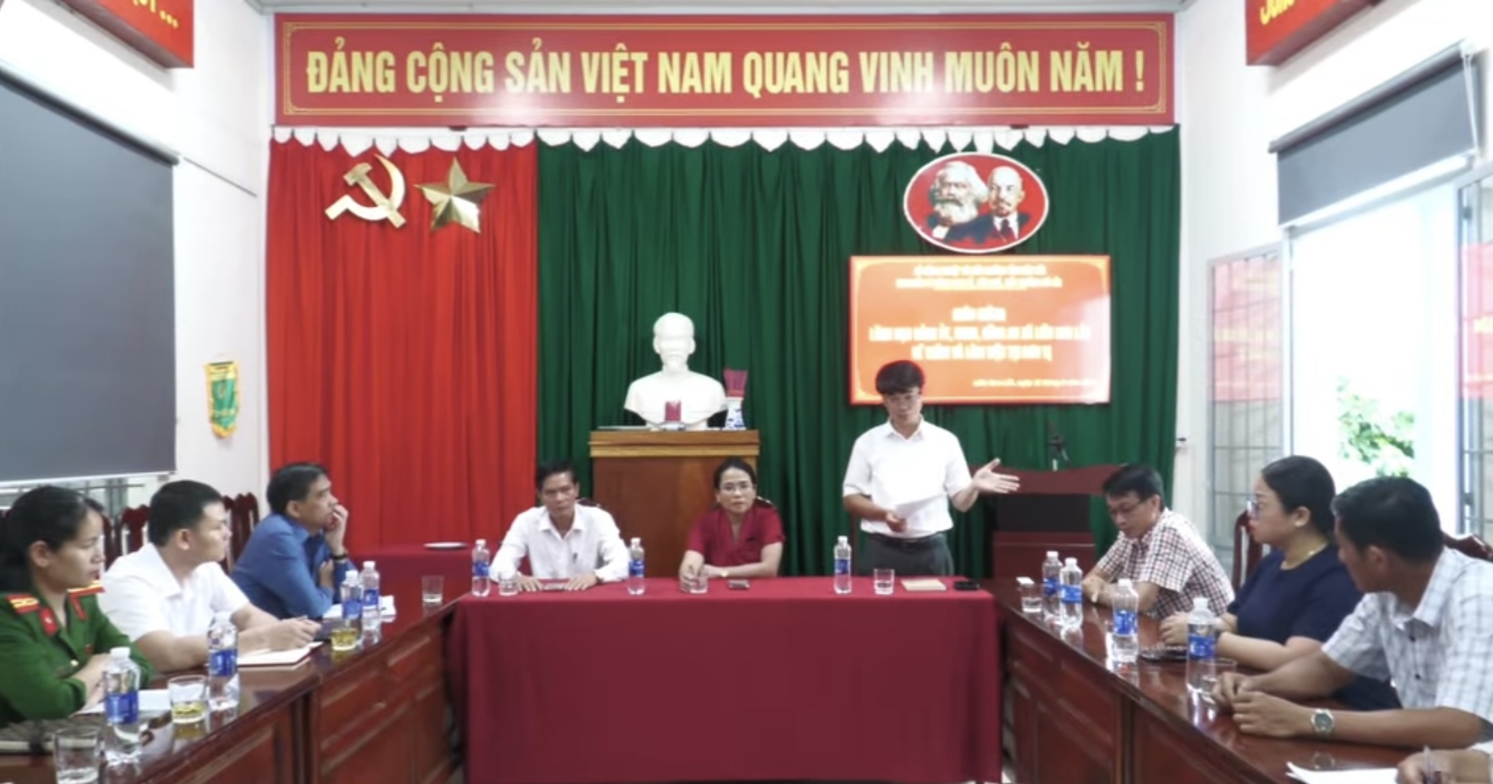 Đảng ủy, UBND xã Liên Sơn Lắk làm việc với Ban quản lý rừng lịch sử – văn hóa – môi trường hồ Lắk