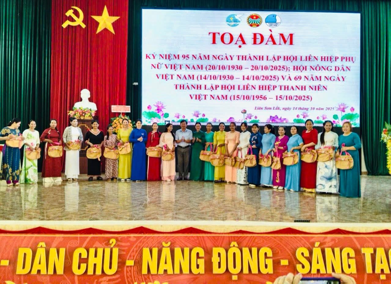 Tọa đàm kỷ niệm 95 năm ngày thành lập hội Liên hiệp Phụ nữ Việt Nam, hội Nông dân Việt Nam và 69 năm ngày thành lập hội Liên hiệp Thanh niên Việt Nam