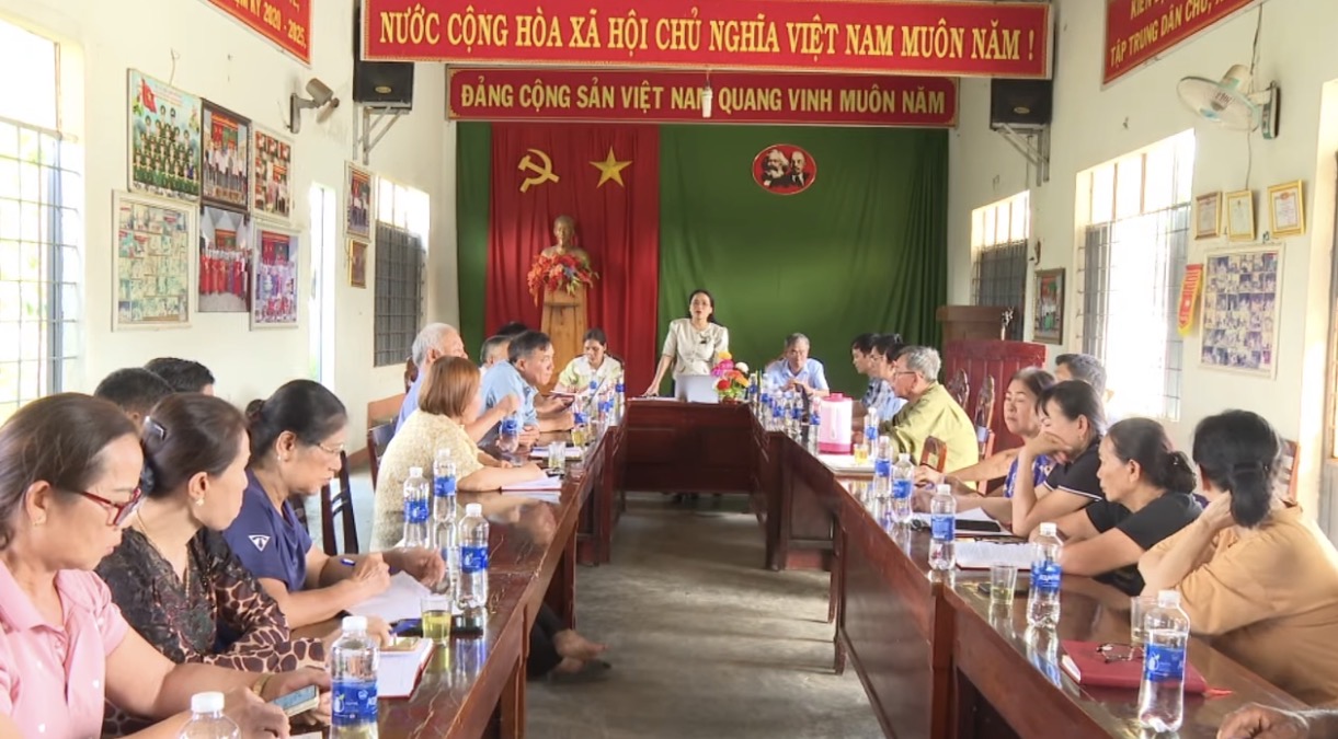 Tổ công tác số 1 làm việc với chi bộ Thôn 3 và buôn Dơng Kriêng