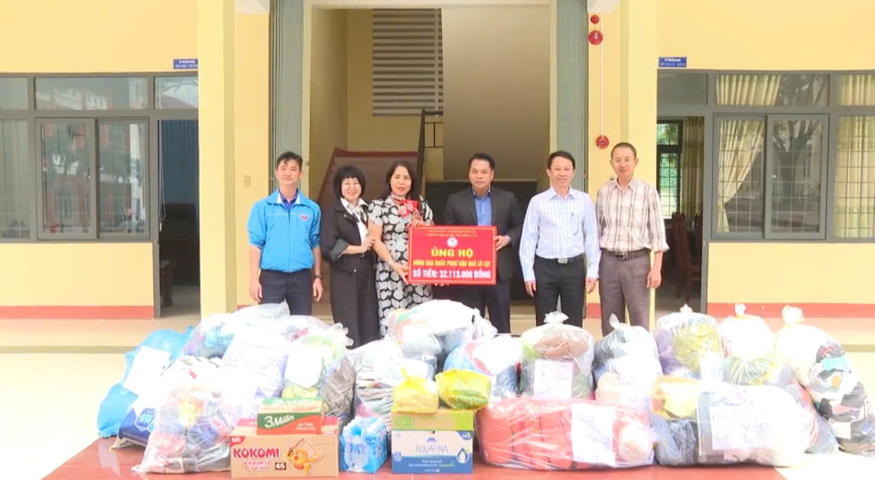 Xã Liên Sơn Lắk tiếp tục chung tay hỗ trợ nhân dân vùng lũ tỉnh Đắk Lắk khắc phục hậu quả do thiên tai gây ra