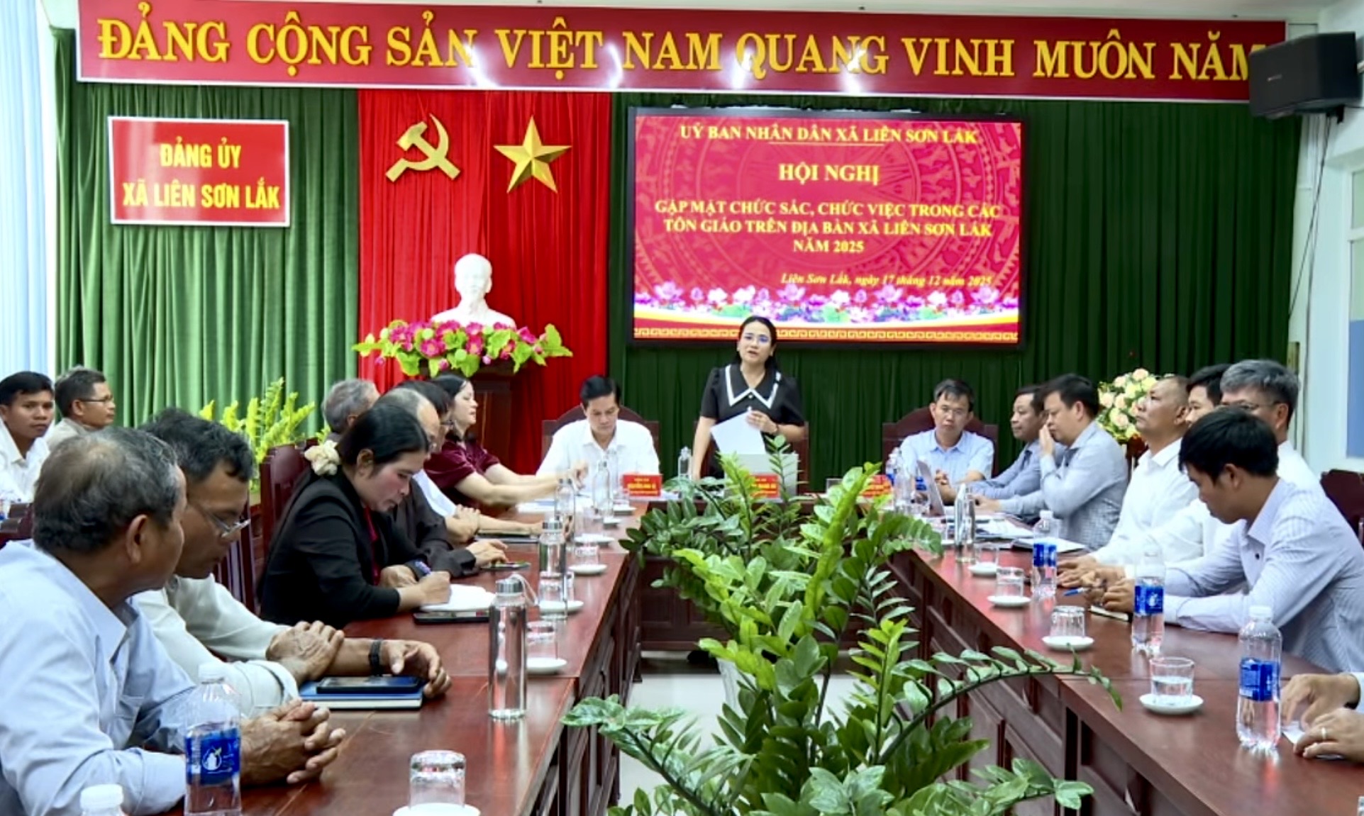 Hội nghị gặp mặt chức sắc, chức việc trong các tôn giáo trên địa bàn xã Liên Sơn Lắk năm 2025