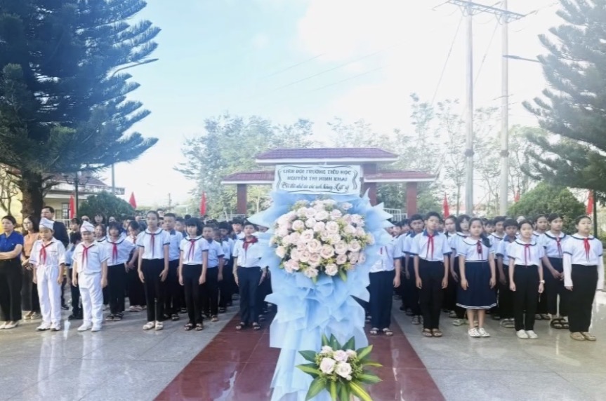 Trường TH Nguyễn Thị Minh Khai tổ chức nhiều hoạt động ý nghĩa kỷ niệm 81 năm ngày thành lập Quân đội Nhân dân Việt Nam